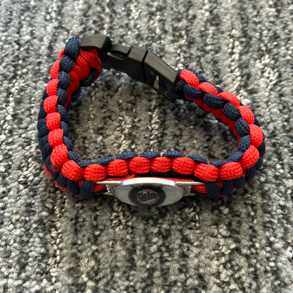 Minnesota twins sport band